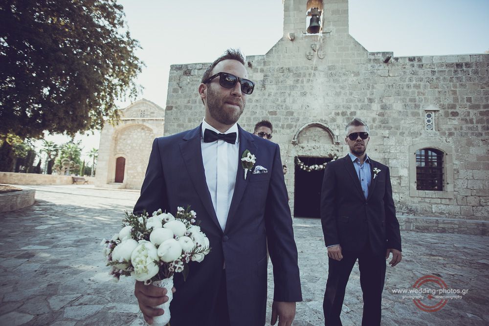 072 WAITING FOR BRIDE