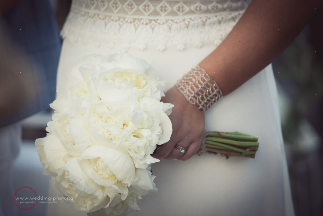 λευκή ανθοδέσμη νύφης