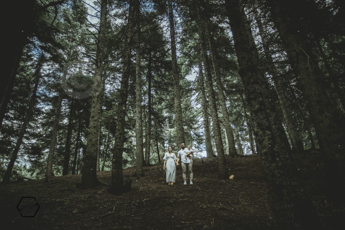 φωτογράφιση ζευγαριου στο δάσος