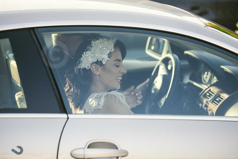 νύφη σε αυτοκίνητο